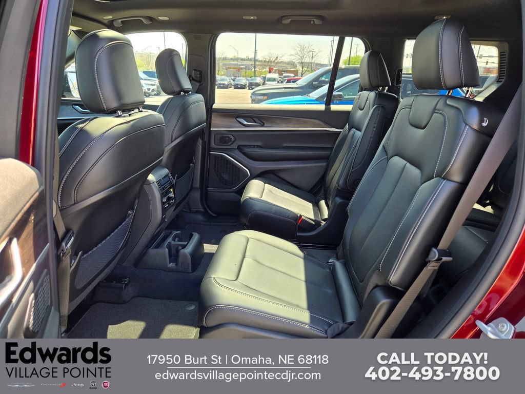 New 2026 Jeep Grand Cherokee L Limited w/ Limited Altitude Package AWD/4WD image 27