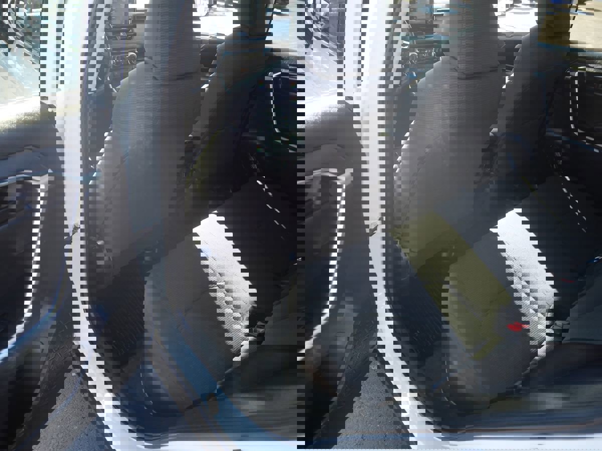 Used 2020 Toyota RAV4 LE image 17