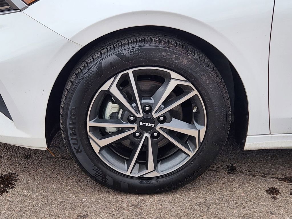 Used 2024 Kia Forte LXS w/ LXS Technology Package FWD image 10