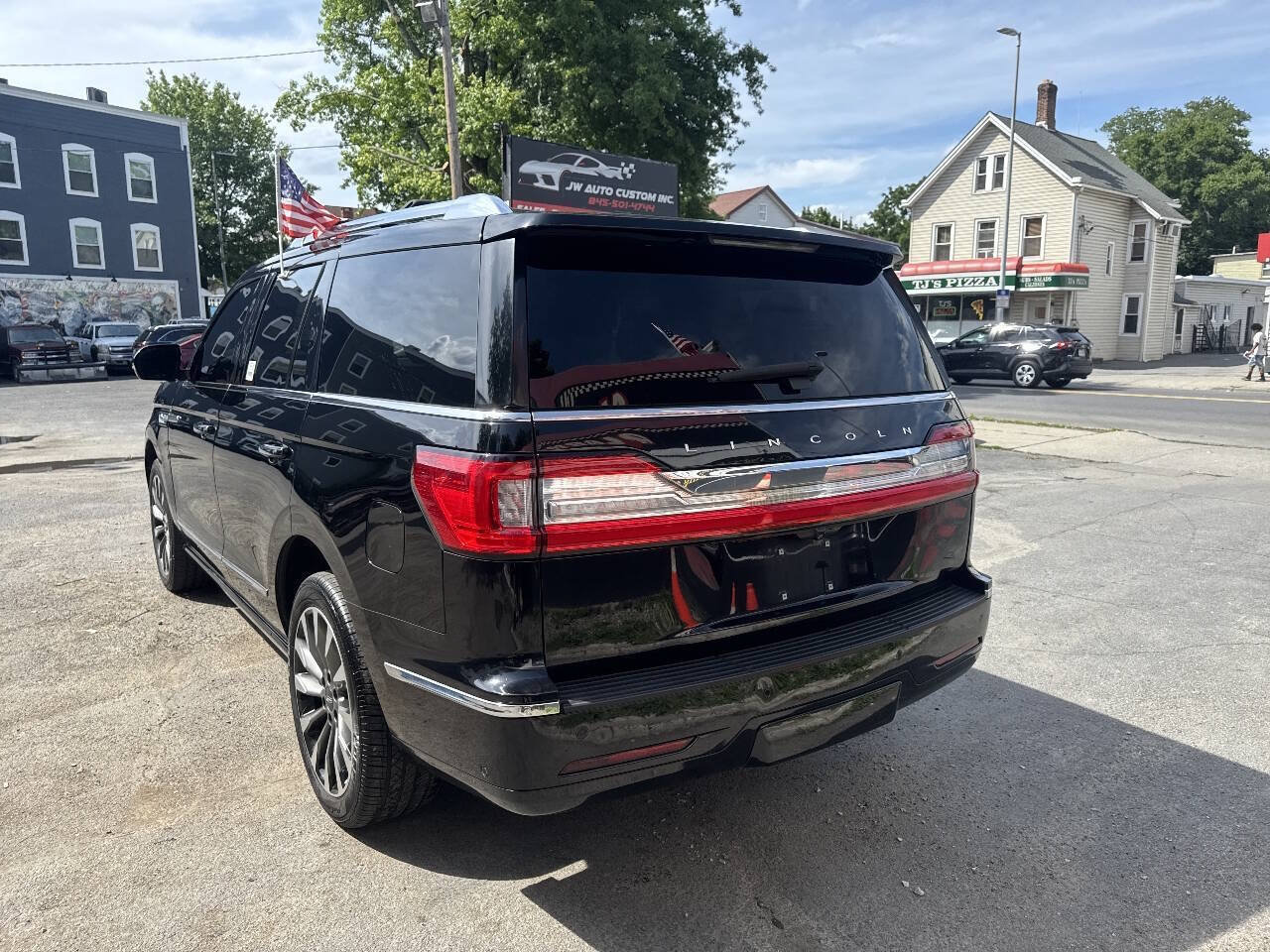 Used 2018 Lincoln Navigator Select w/ Technology Package AWD/4WD image 7