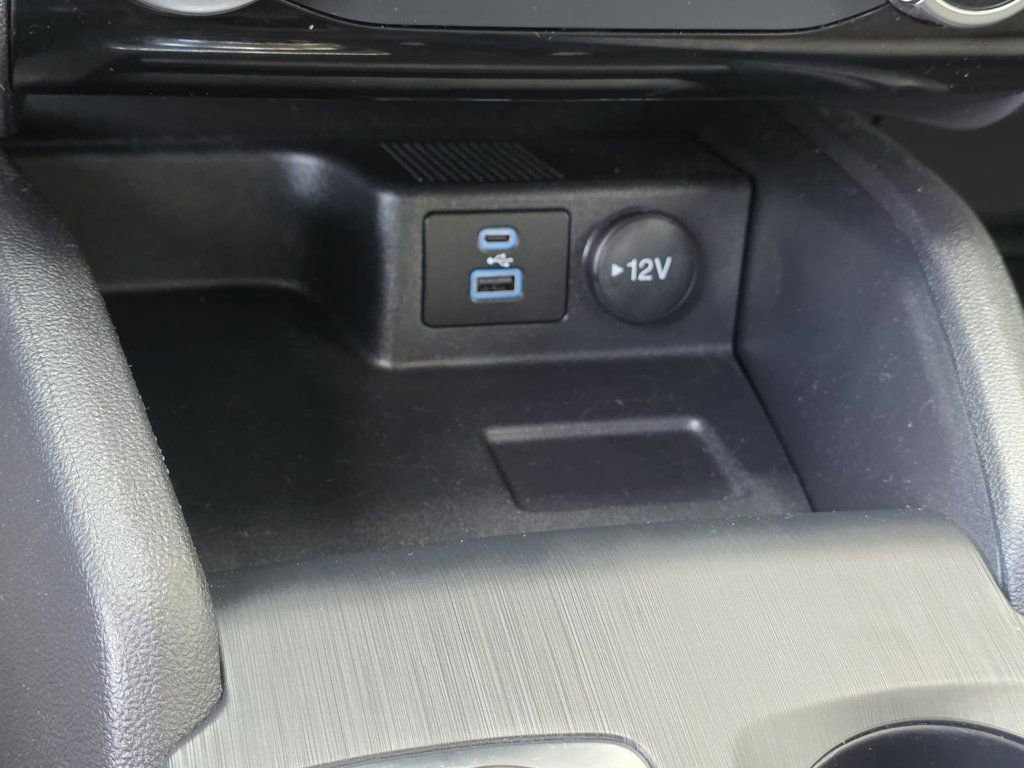 Used 2022 Ford Escape SE image 21