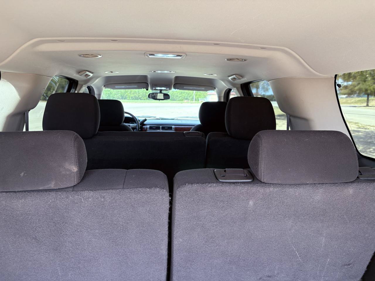 Used 2011 Chevrolet Suburban LS RWD image 13