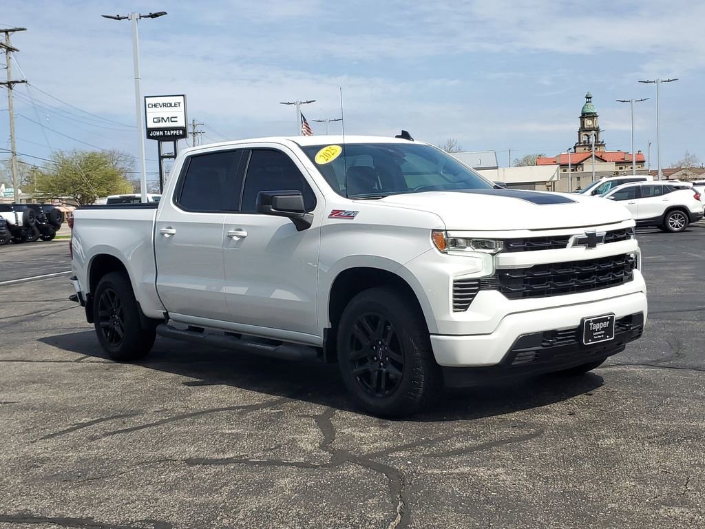 Used 2025 Chevrolet Silverado 1500 RST AWD/4WD image 3