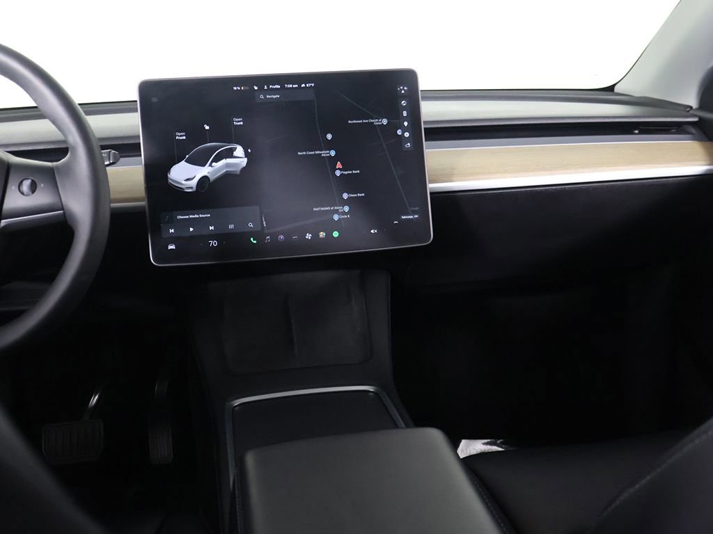 Used 2021 Tesla Model Y Long Range image 39