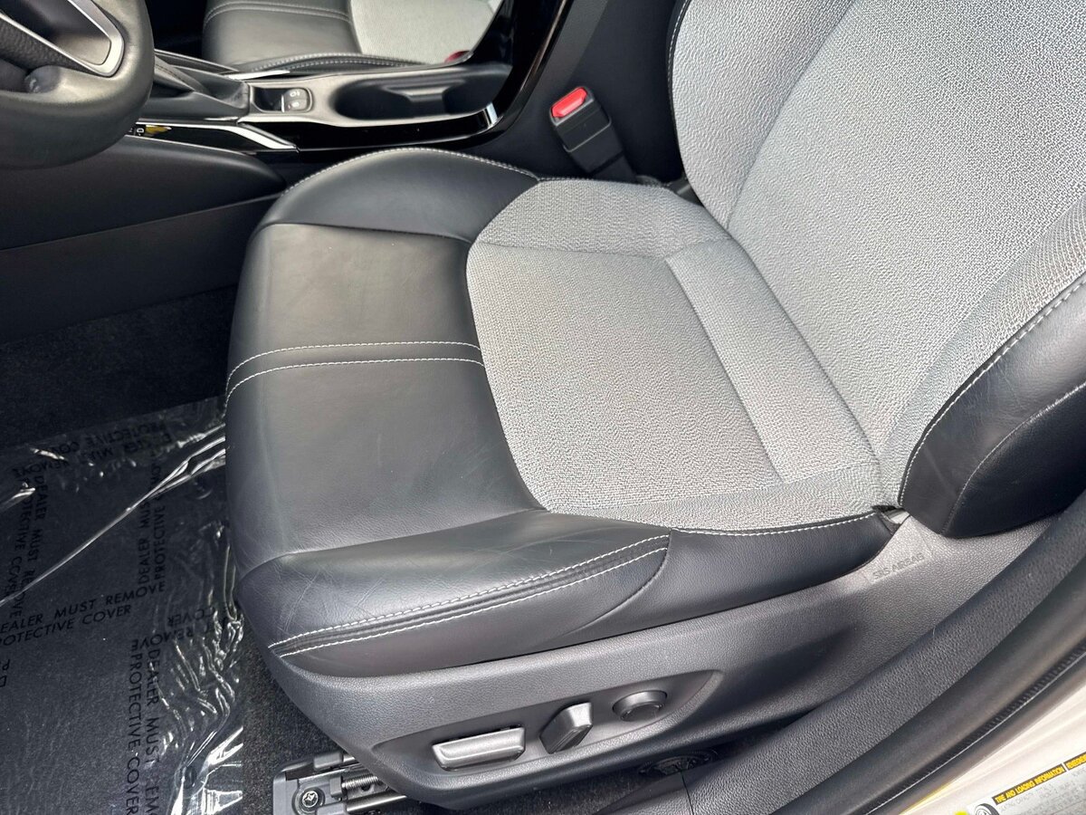 Used 2021 Toyota Corolla XSE FWD image 19