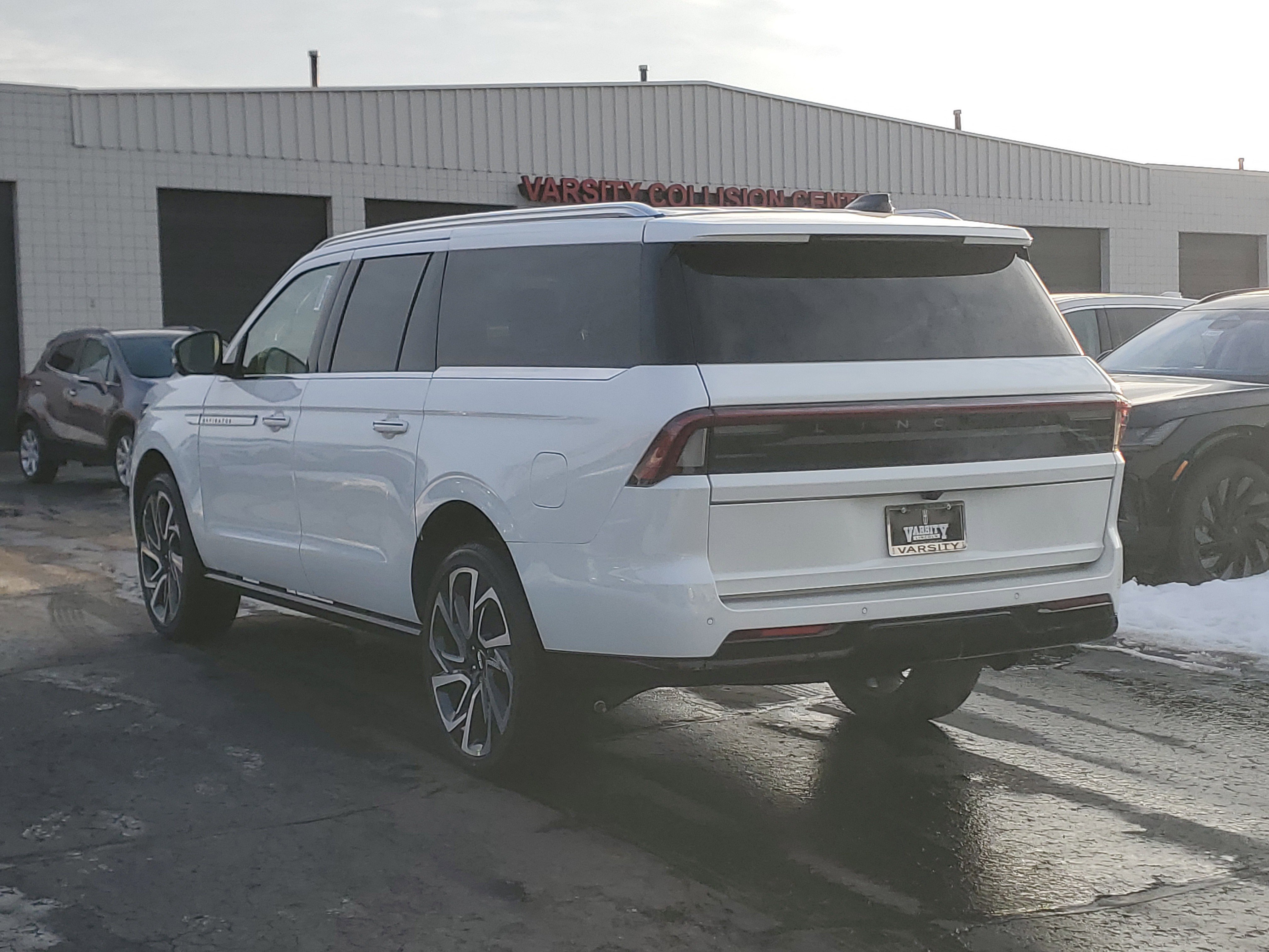 New 2026 Lincoln Navigator L Reserve image 3
