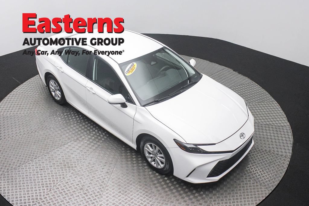 Used 2025 Toyota Camry LE FWD image 3