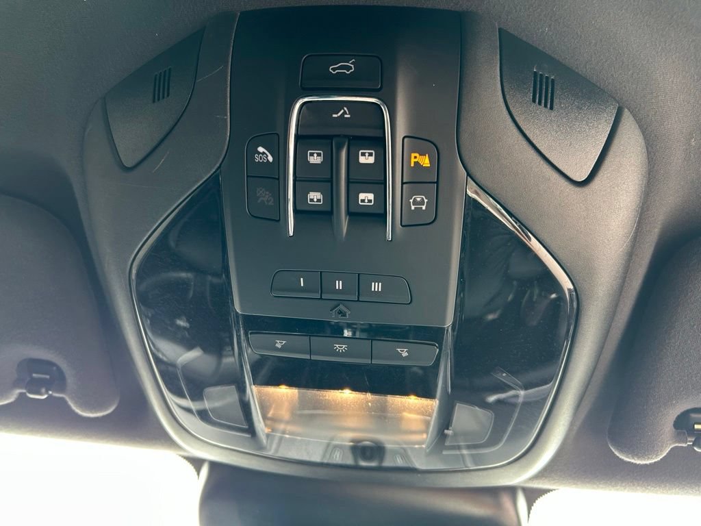 Used 2023 Maserati Levante GT AWD/4WD image 46
