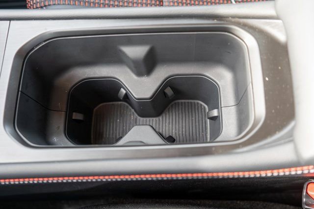 Certified 2025 Nissan Kicks SR image 33