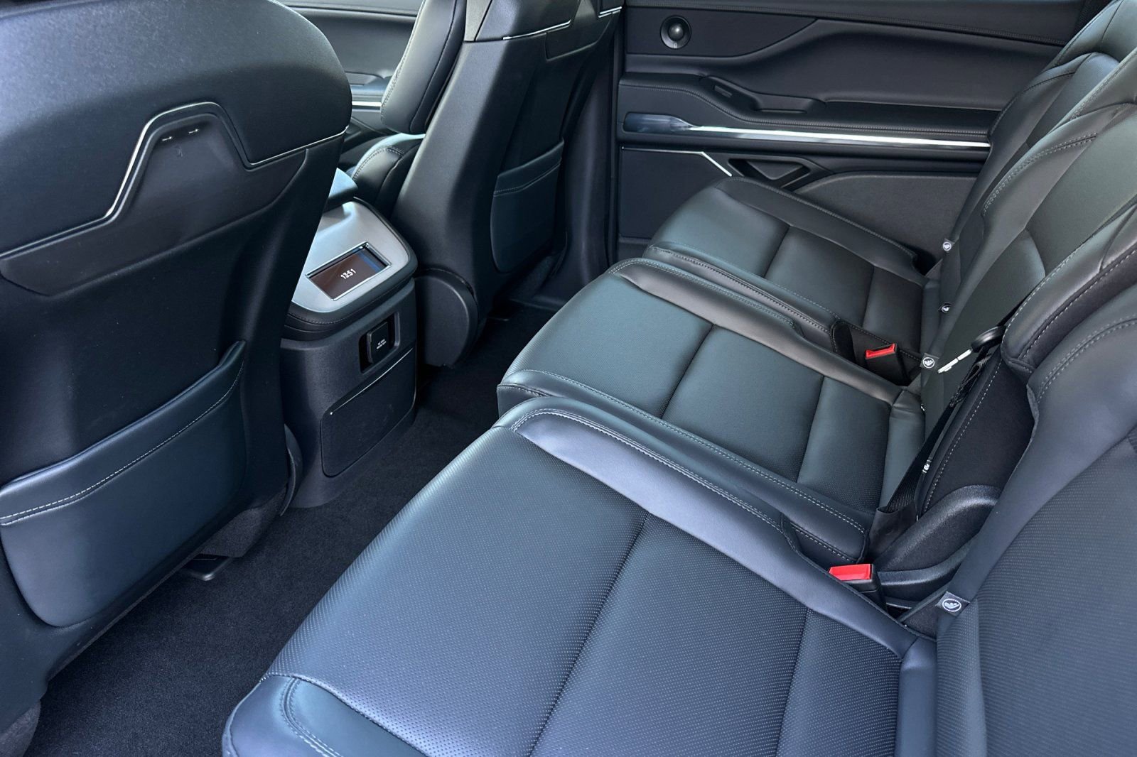 New 2026 Lincoln Navigator L Premier image 11