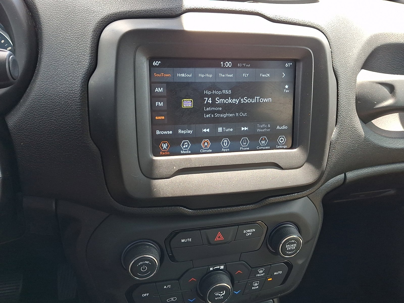Used 2020 Jeep Renegade Latitude AWD/4WD image 15