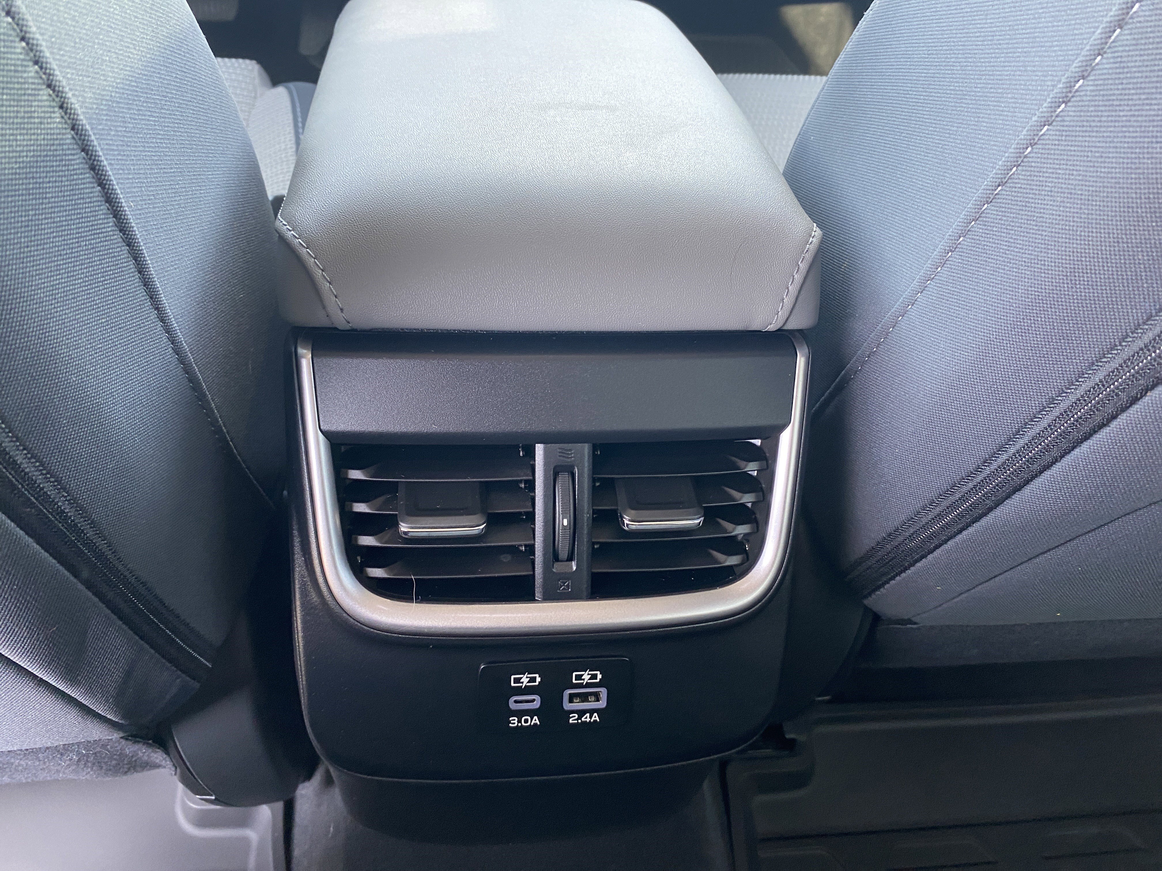 Used 2025 Subaru Outback Premium image 32