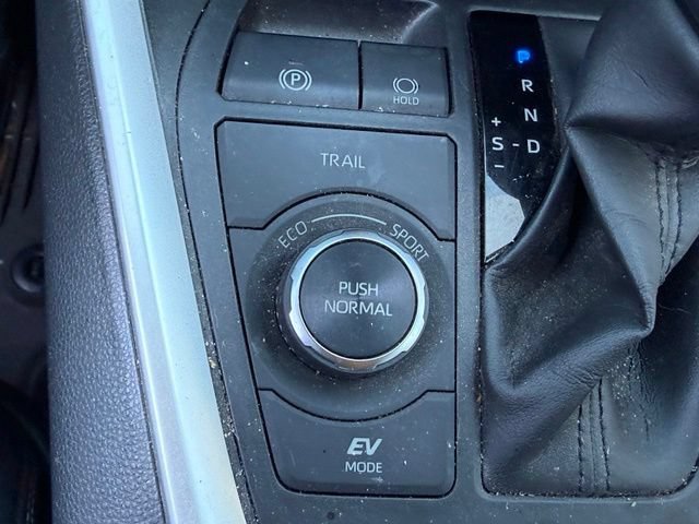 Certified 2021 Toyota RAV4 XLE Premium AWD/4WD image 22