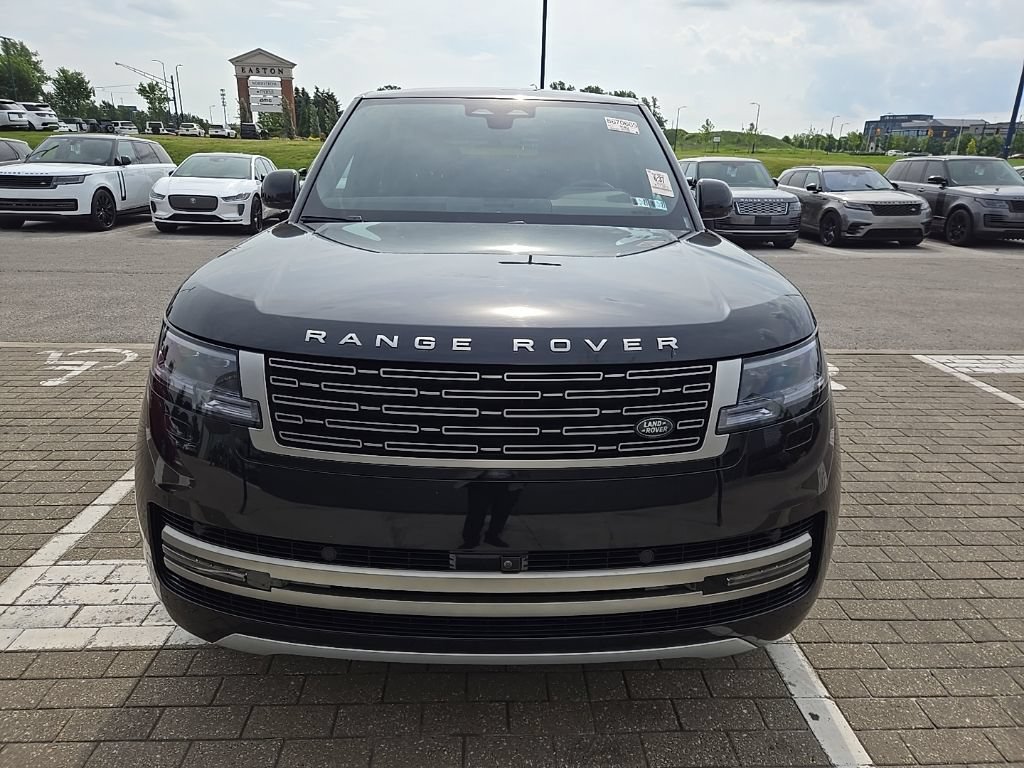 Certified 2025 Land Rover Range Rover SE AWD/4WD image 2