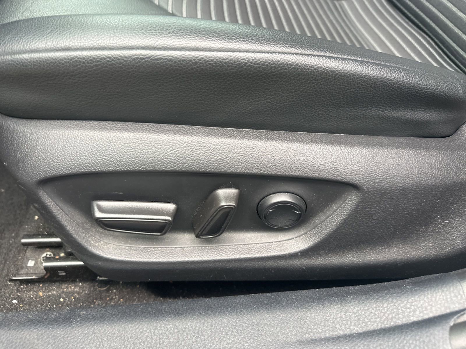 Certified 2022 Toyota Camry SE w/ Carpet Mat Package (TMS) image 7