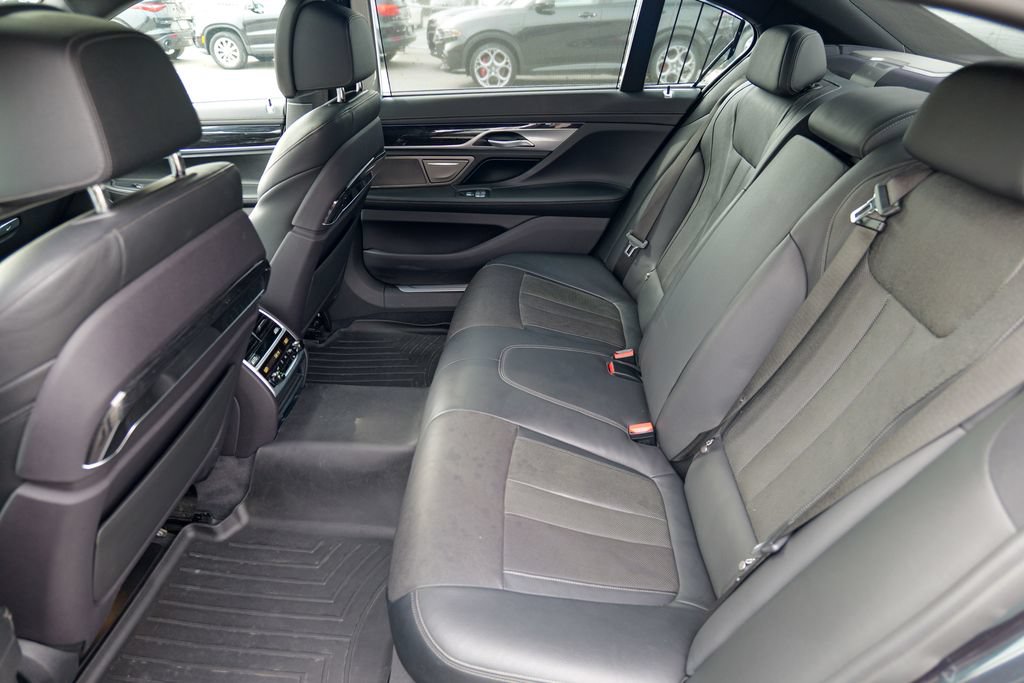 Used 2019 BMW 740i xDrive w/ Executive Package AWD/4WD image 28