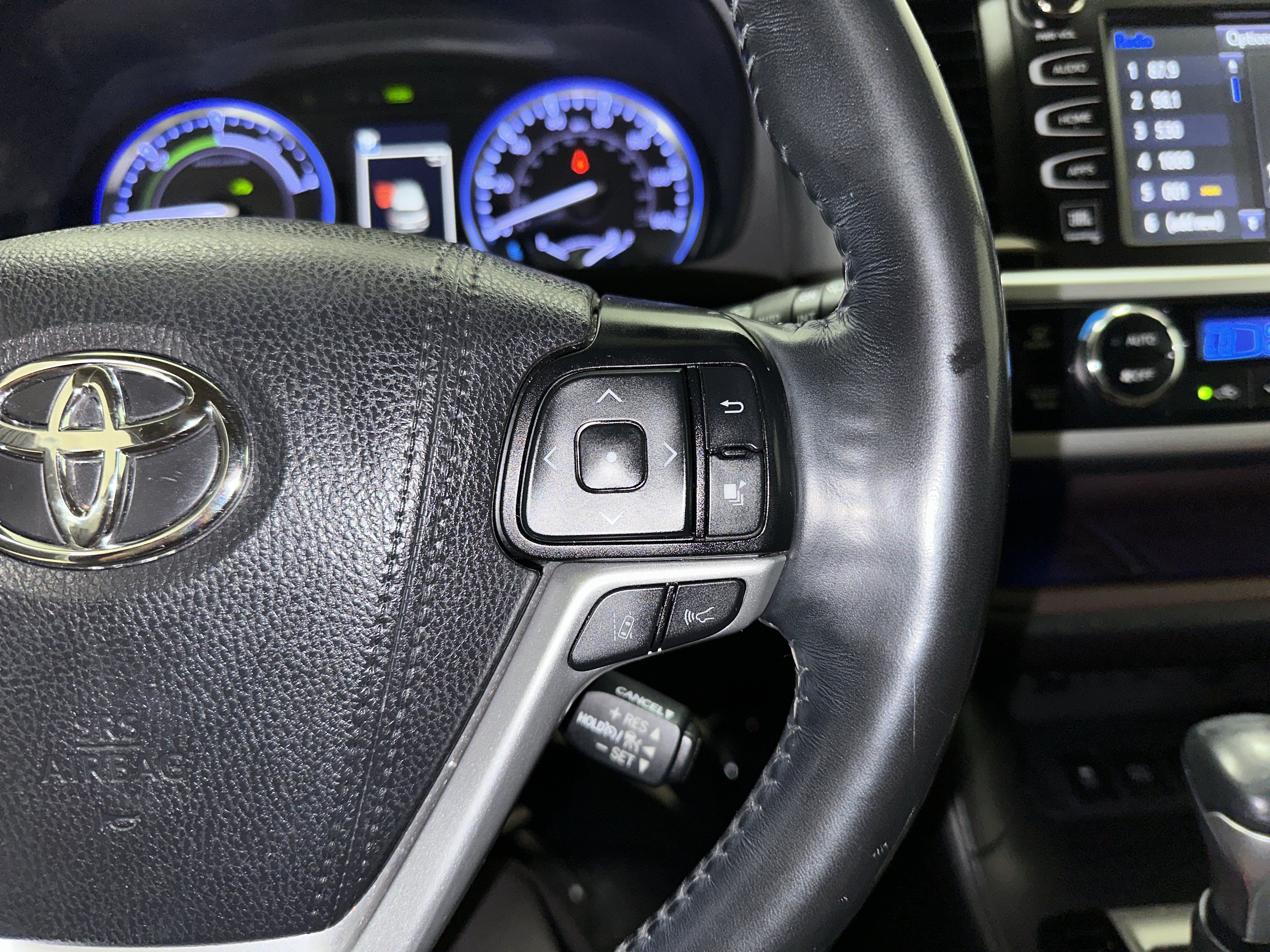 Used 2019 Toyota Highlander Limited Platinum AWD/4WD image 20