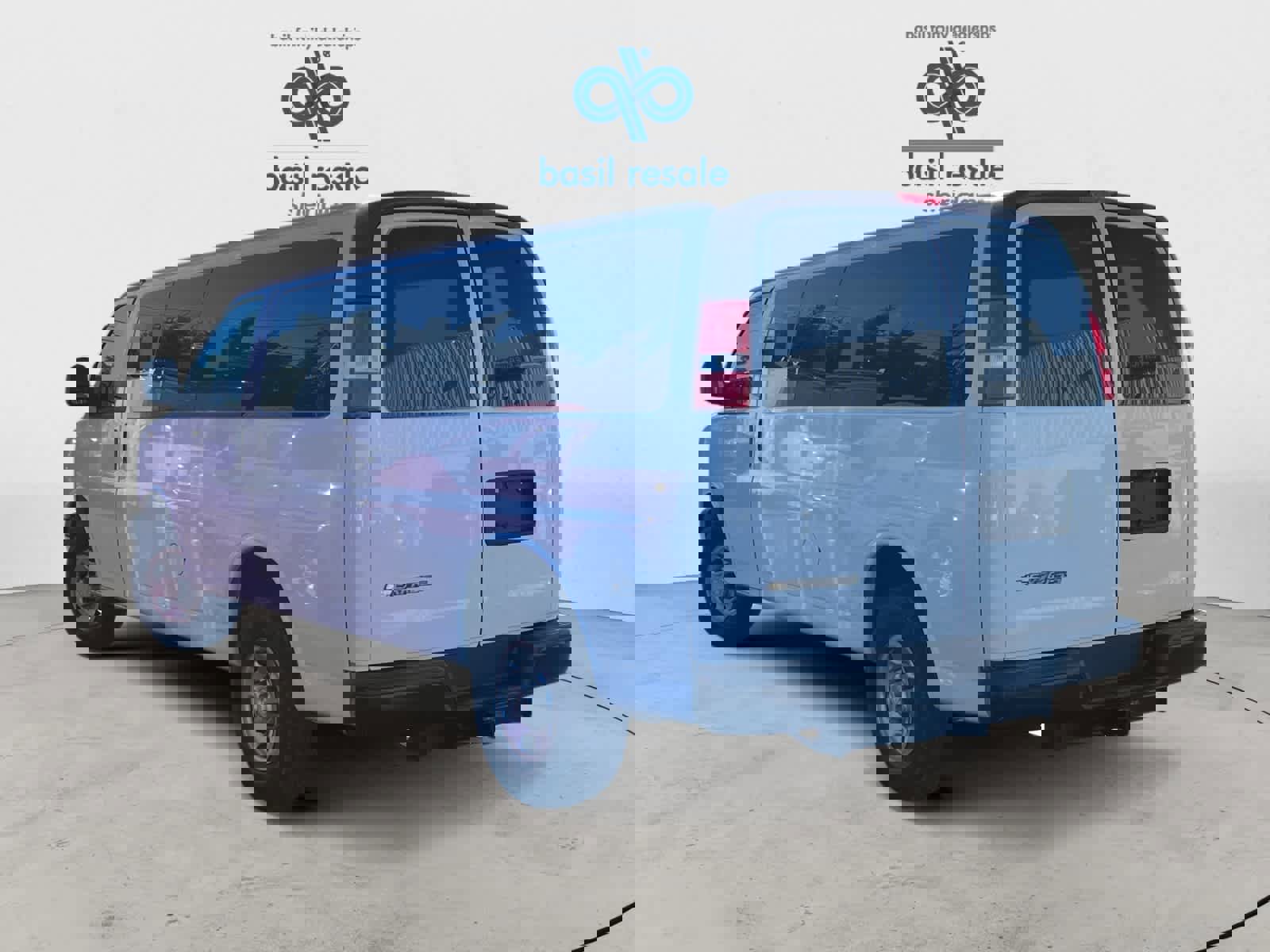 Used 2021 Chevrolet Express 3500 LS image 3