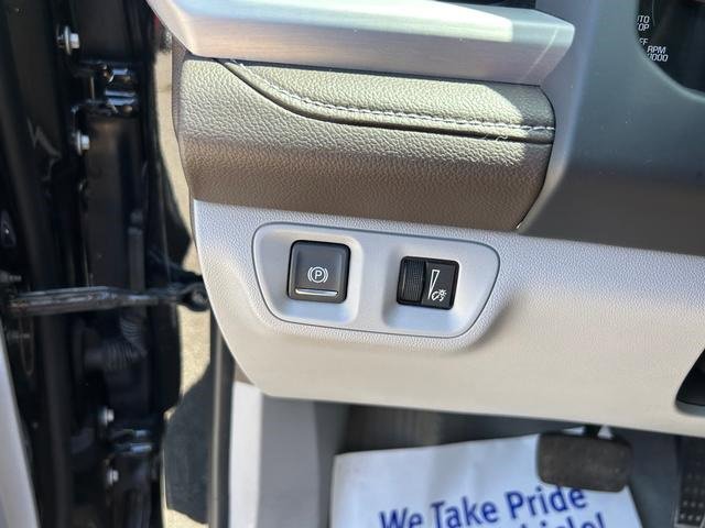 Used 2023 GMC Acadia SLT image 24