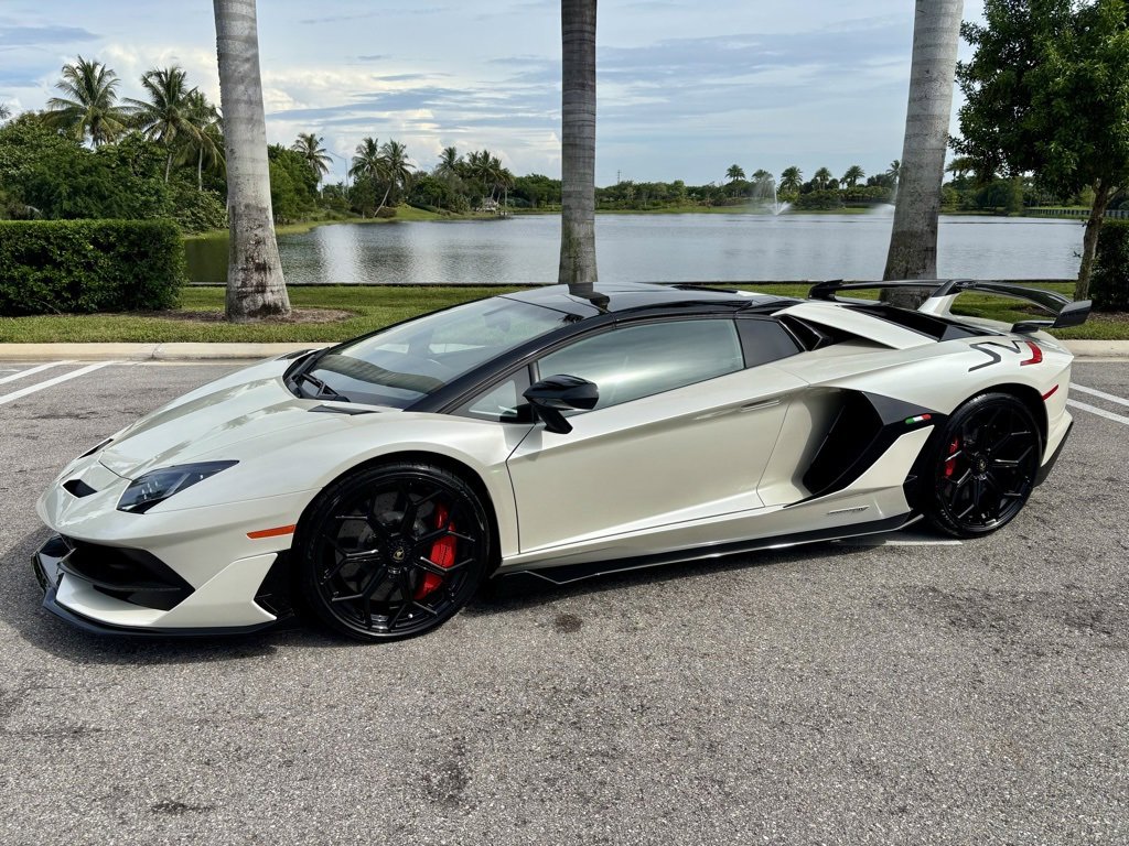 Used 2020 Lamborghini Aventador SVJ image 2