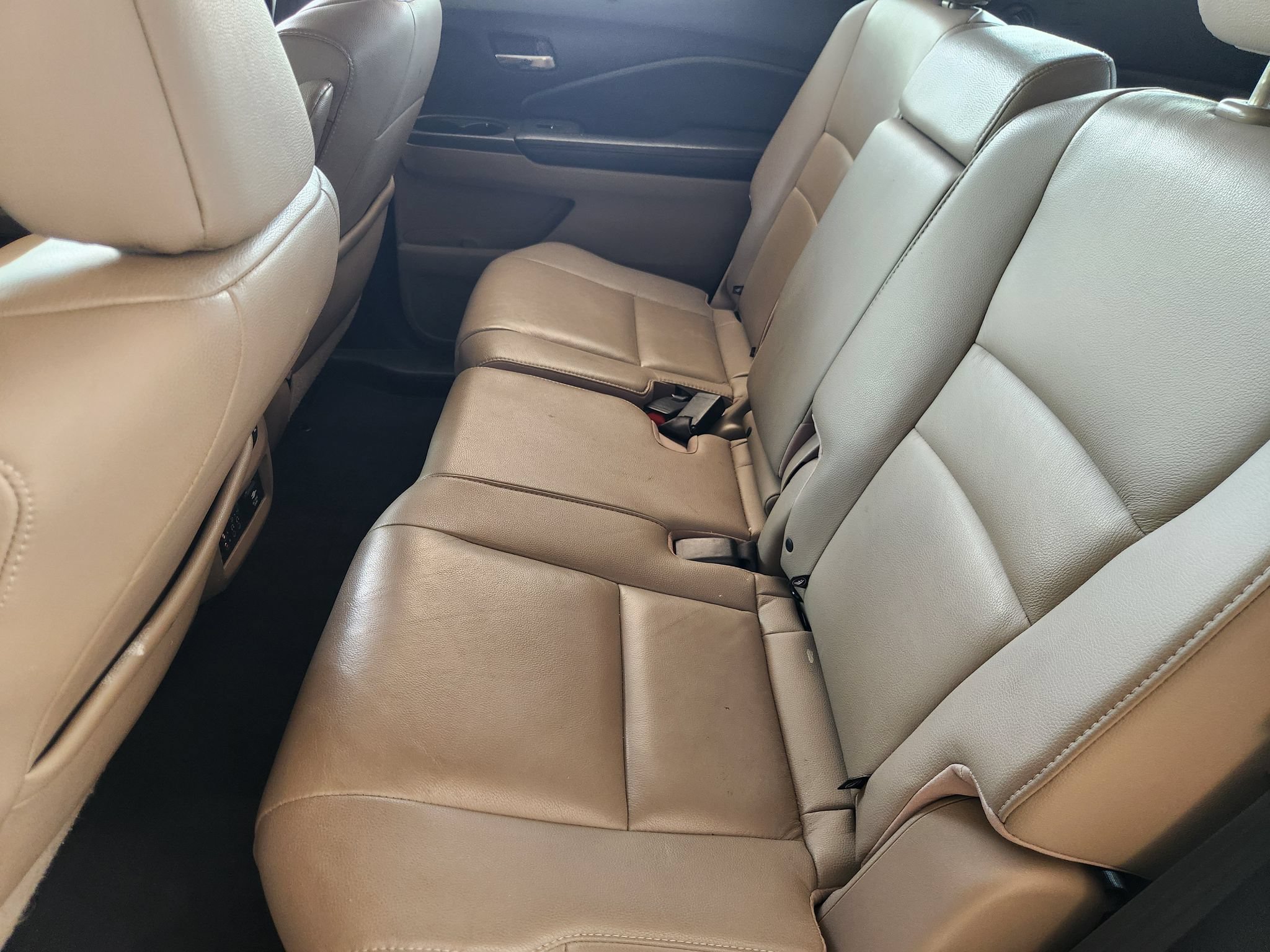 Used 2017 Honda Pilot Touring image 32