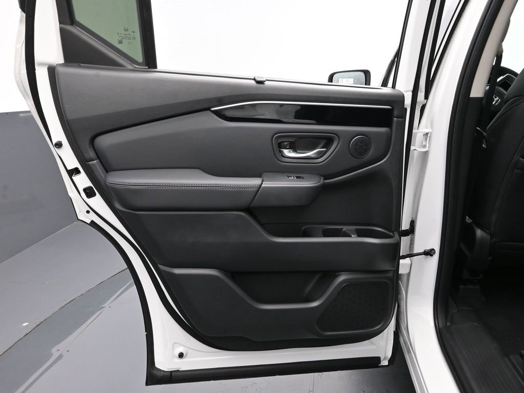 New 2025 Honda Pilot Touring image 35