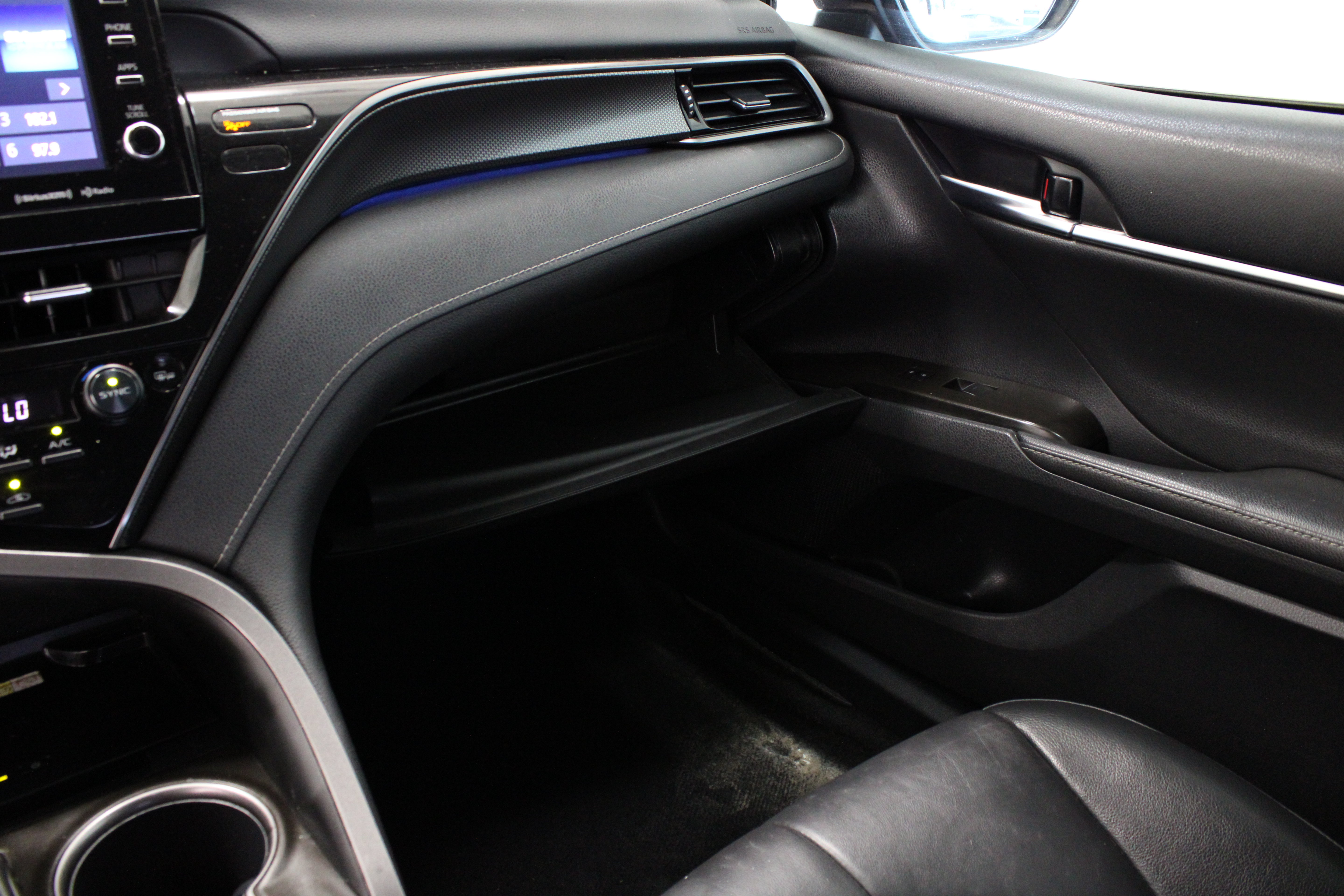 Used 2022 Toyota Camry XSE FWD image 24