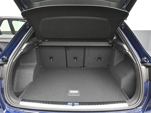 New 2025 Audi Q3 2.0T Premium image 12