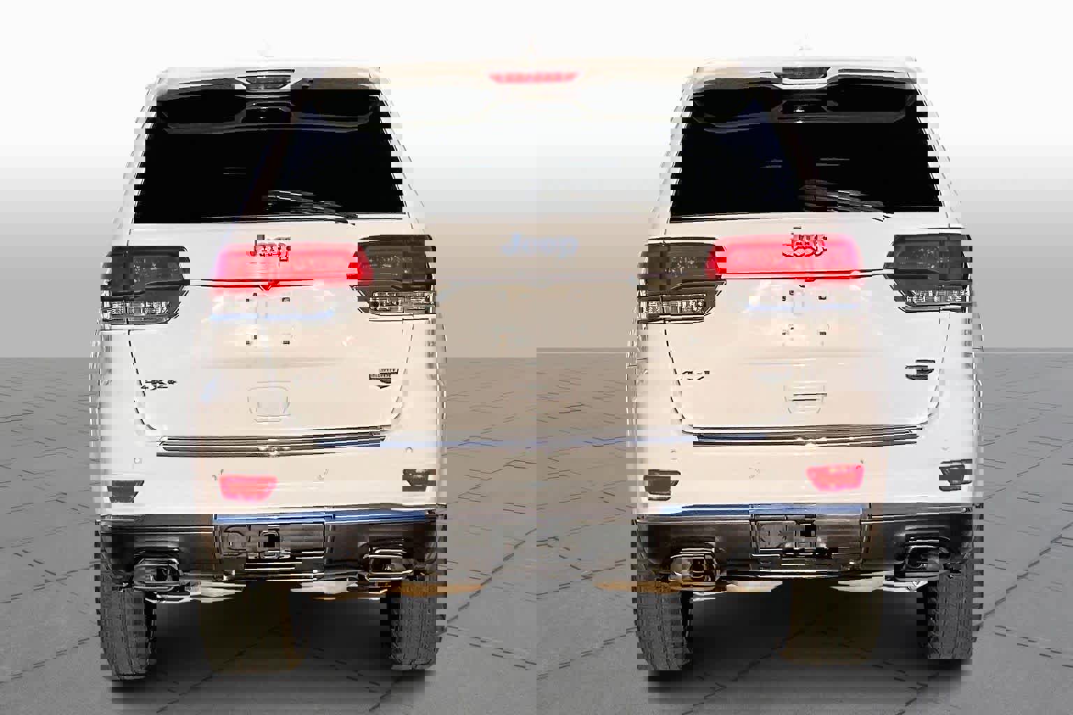 Used 2014 Jeep Grand Cherokee Summit image 5