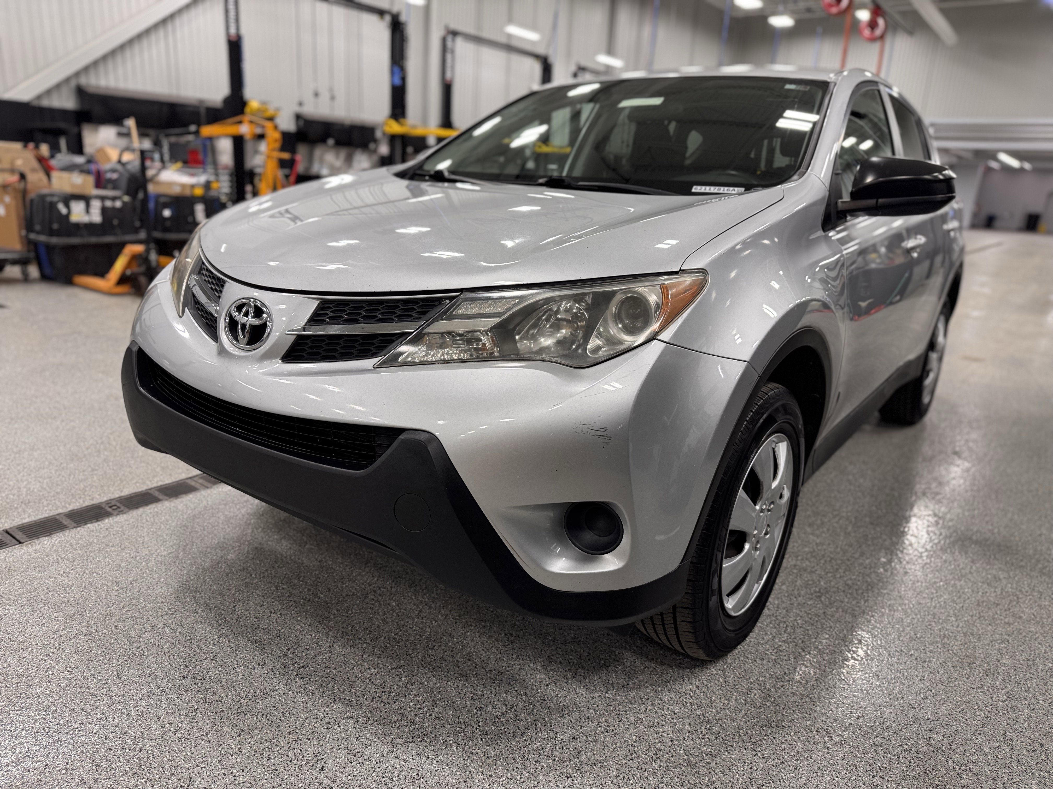 Used 2015 Toyota RAV4 LE image 28