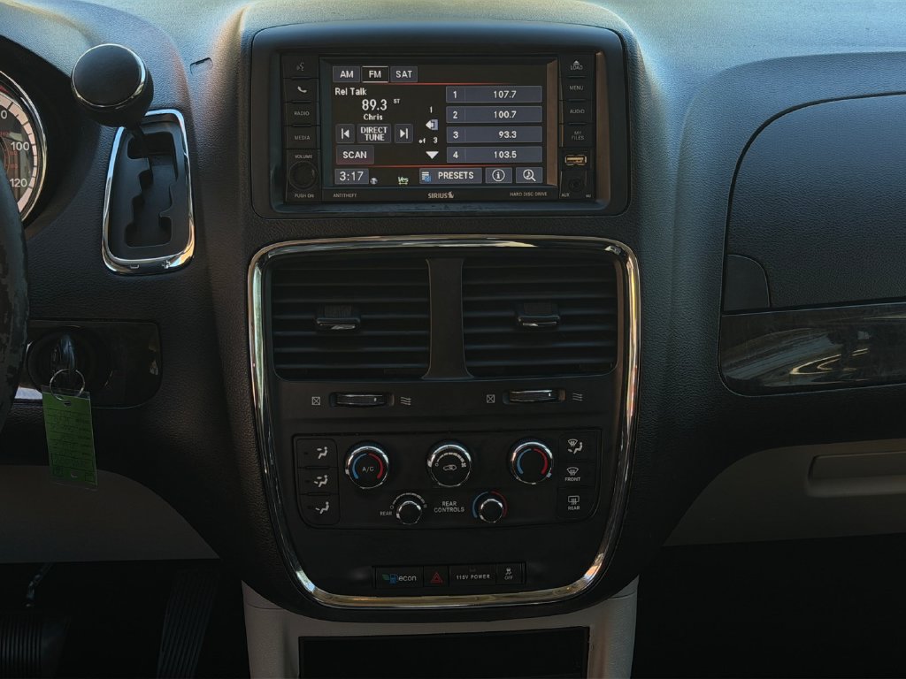 Used 2013 Dodge Grand Caravan SXT w/ Rear Park Assist Pkg FWD image 20