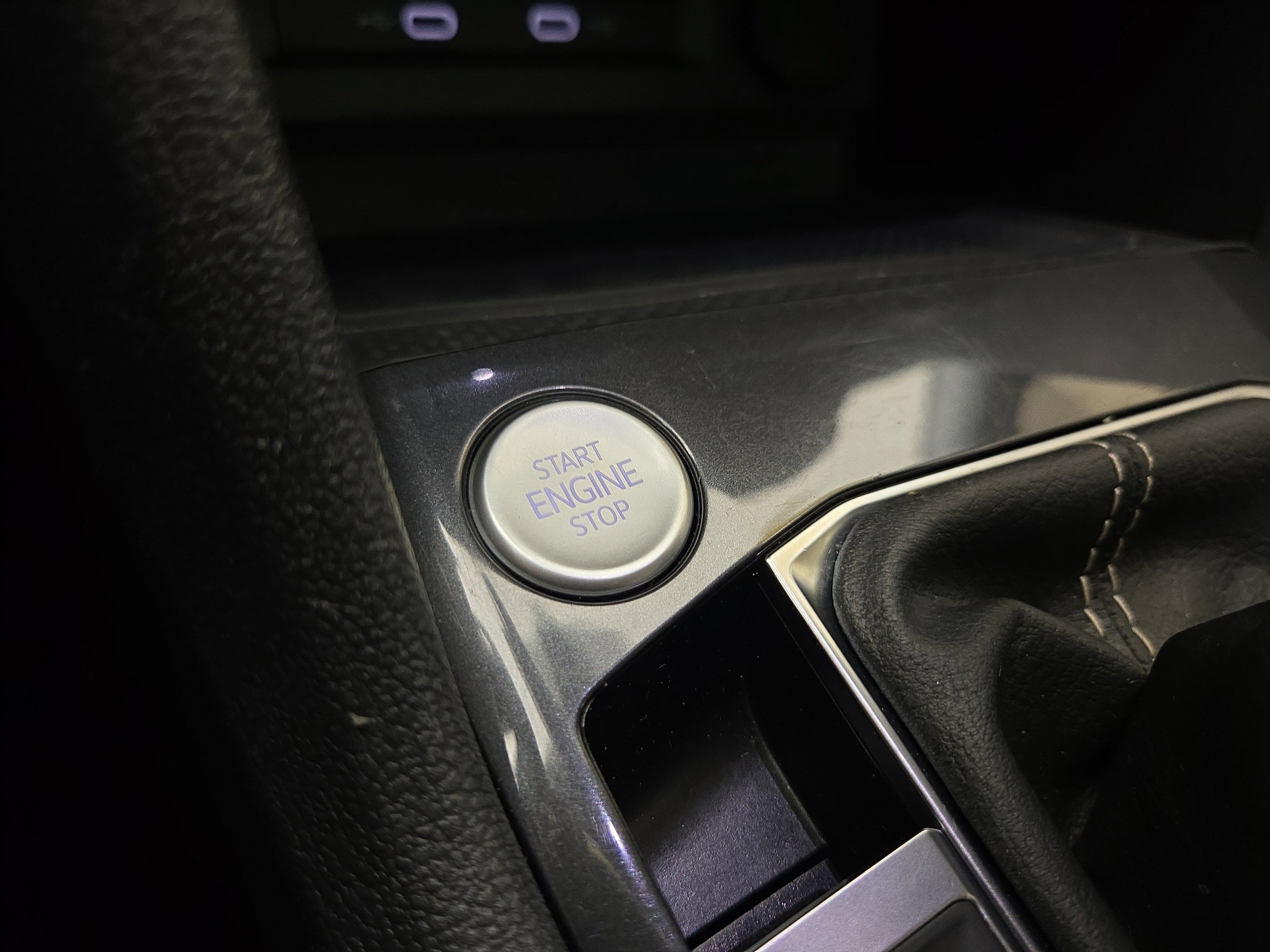 Used 2023 Volkswagen Tiguan SE R-Line image 26