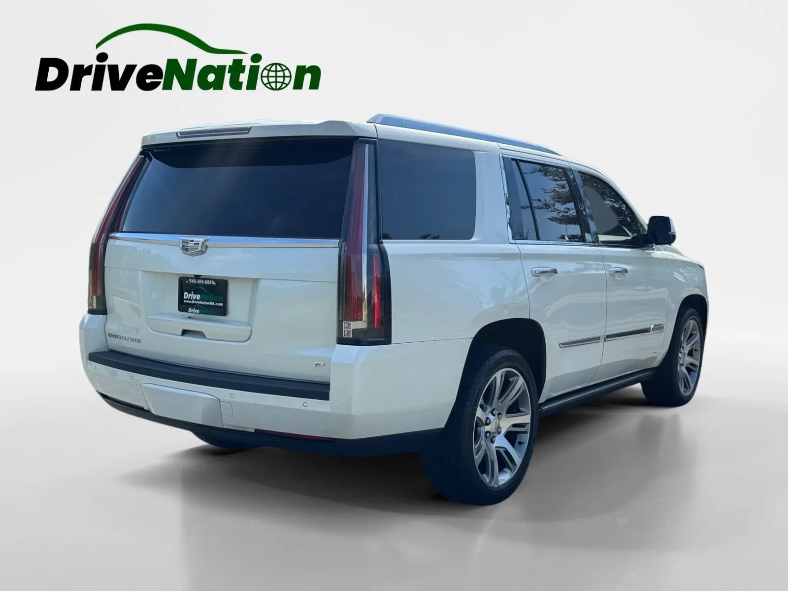 Used 2015 Cadillac Escalade Platinum RWD image 5