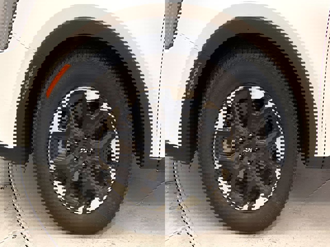 Certified 2025 Kia Sorento S w/ Panoramic Sunroof Package image 12