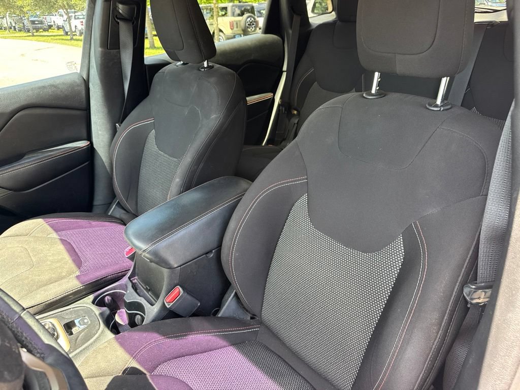 Used 2016 Jeep Cherokee 75th Anniversary FWD image 10