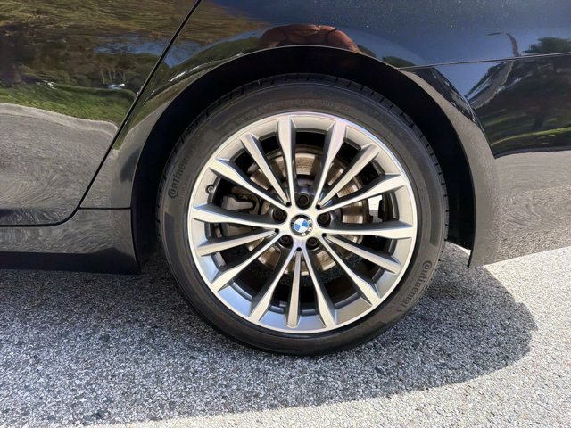 Certified 2023 BMW 530i w/ Convenience Package RWD image 10