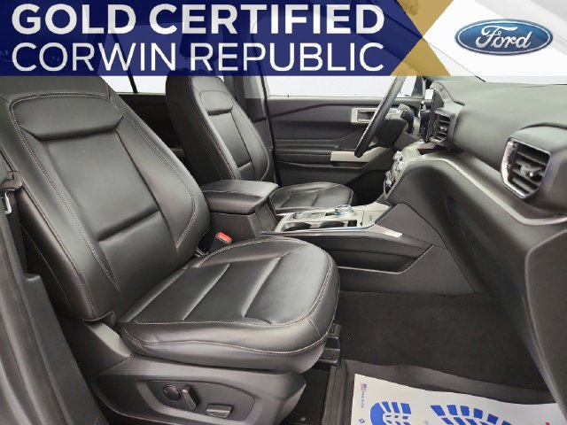 Used 2022 Ford Explorer XLT w/ Equipment Group 202A AWD/4WD image 31