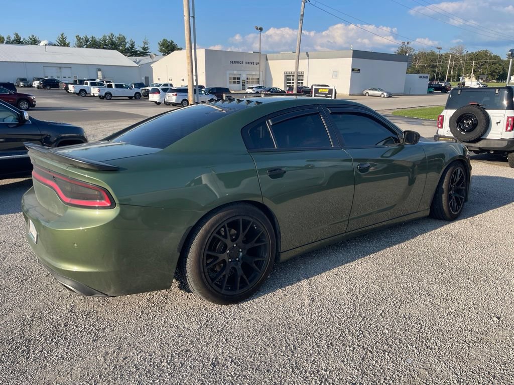 Used 2020 Dodge Charger SXT w/ Leather Interior Group RWD image 4