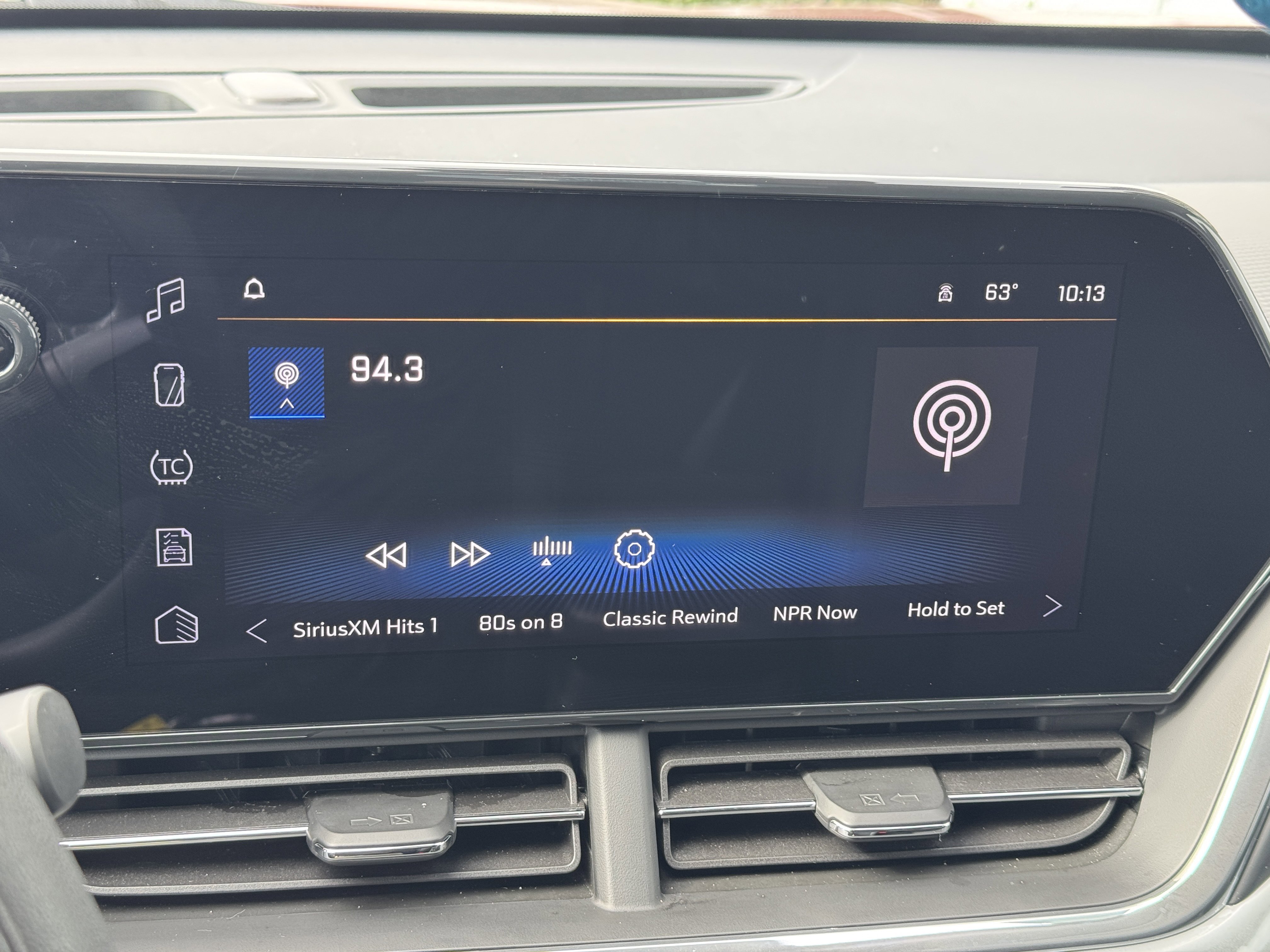 Used 2025 Chevrolet Trax LT image 26