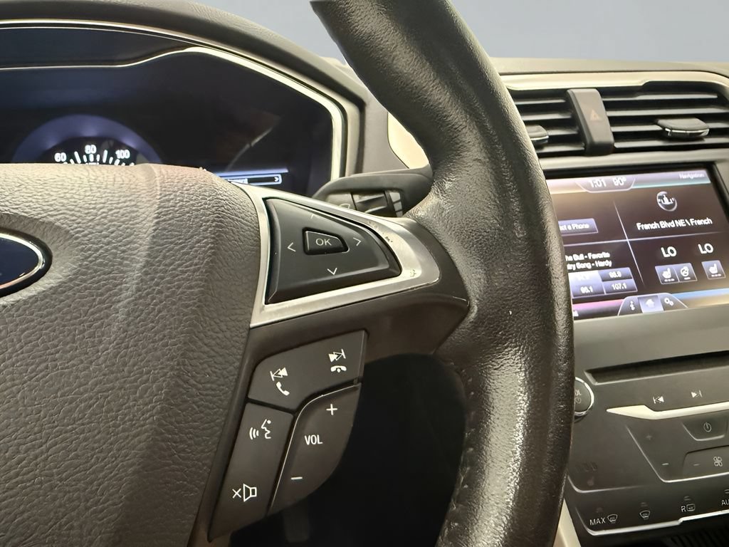 Used 2015 Ford Fusion SE w/ Equipment Group 202A FWD image 17