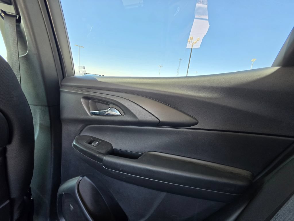 Used 2023 Chevrolet TrailBlazer LT w/ LPO, Blackout Package AWD/4WD image 19