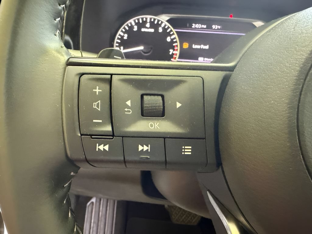 Used 2024 Nissan Pathfinder SV AWD/4WD image 17