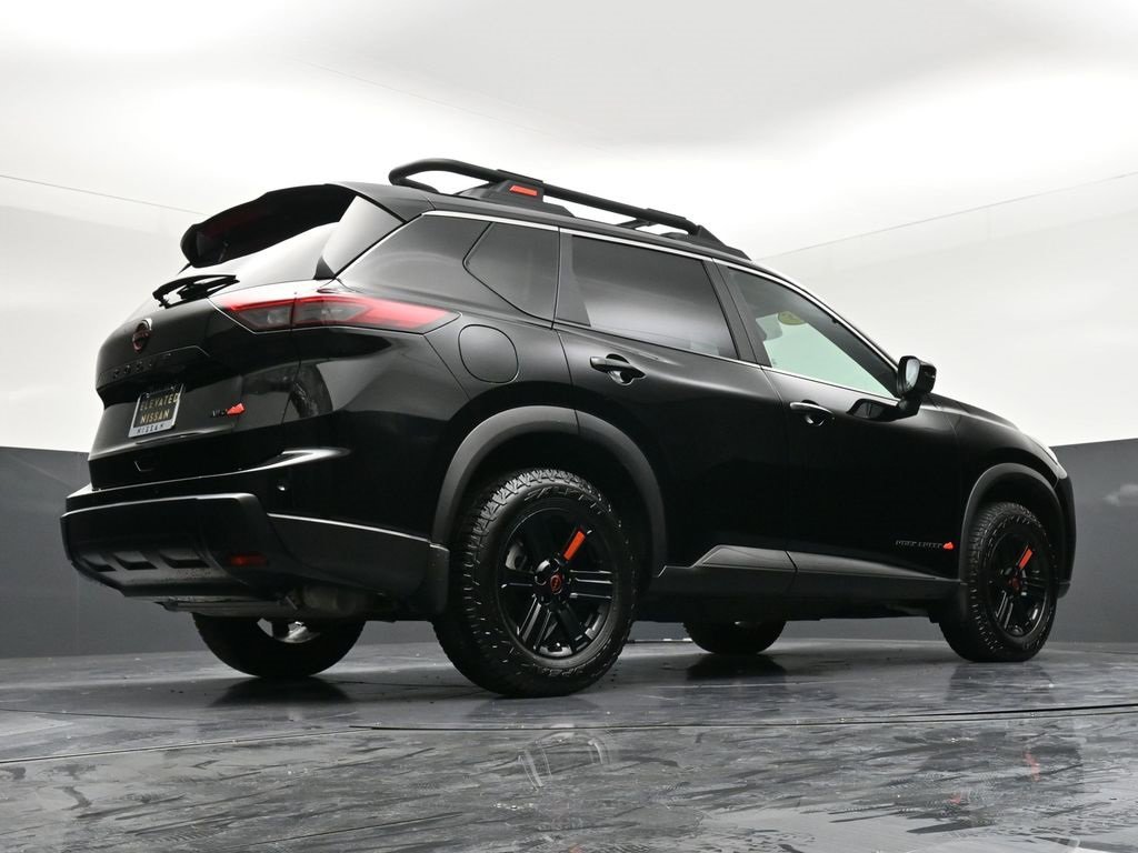 Used 2025 Nissan Rogue SV w/ Rock Creek Premium Package image 32