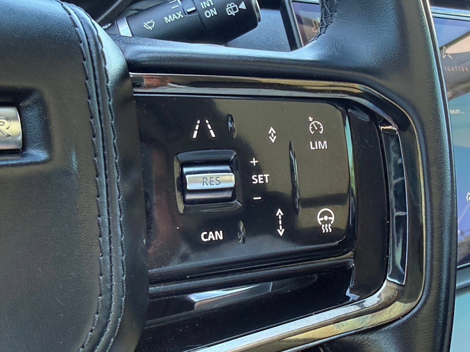 Used 2024 Land Rover Range Rover Velar S AWD/4WD image 12