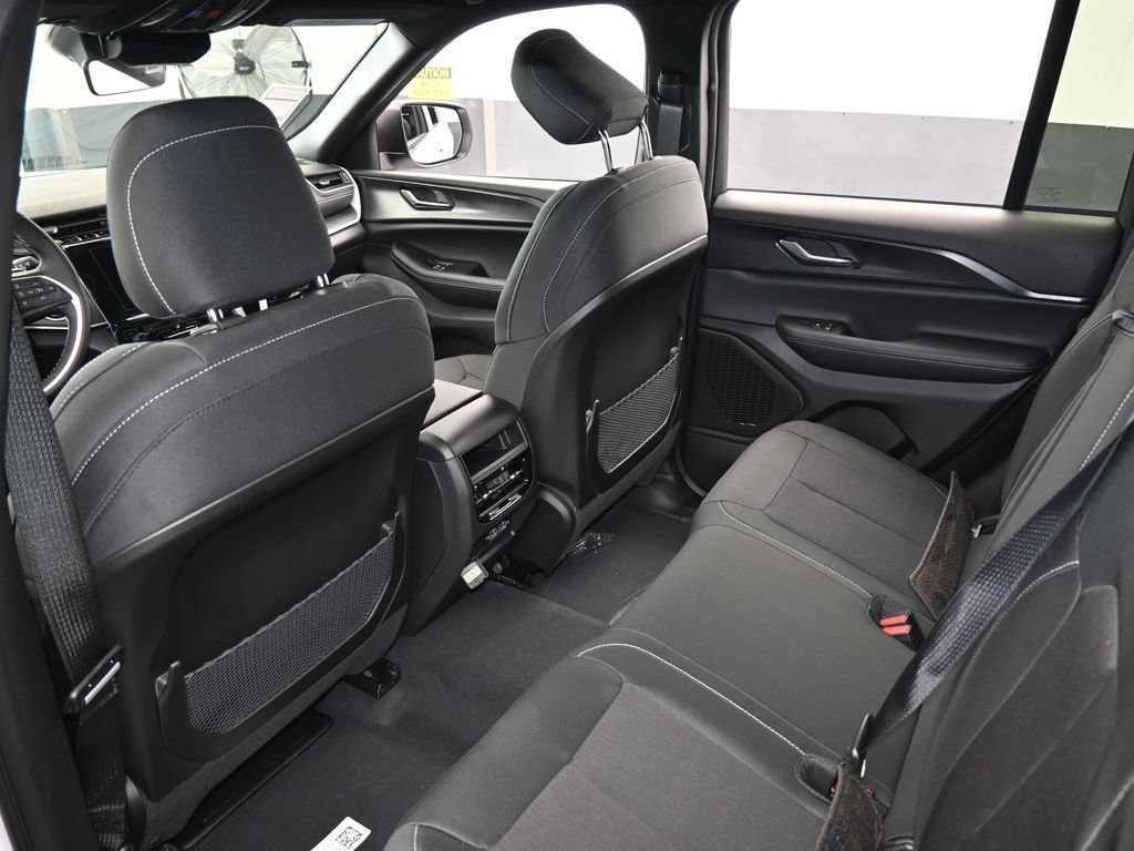 New 2026 Jeep Grand Cherokee Laredo X AWD/4WD image 30