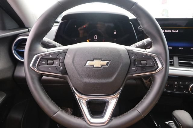Used 2025 Chevrolet Trax LT w/ LT Convenience Package FWD image 10