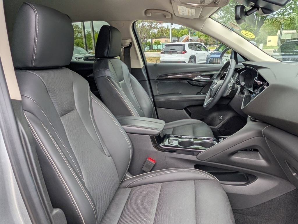 Used 2023 Buick Envision Essence AWD/4WD image 17