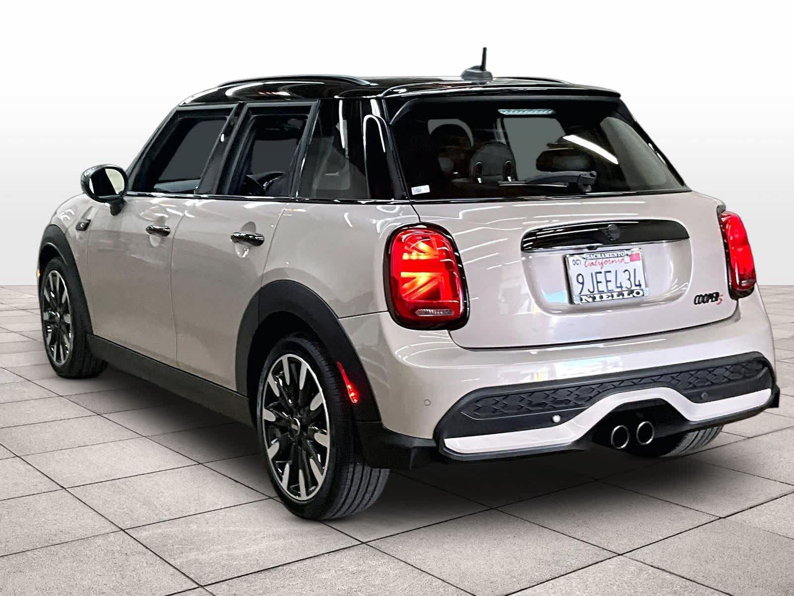 Used 2024 MINI Cooper S w/ Signature Upholstery Package FWD image 15