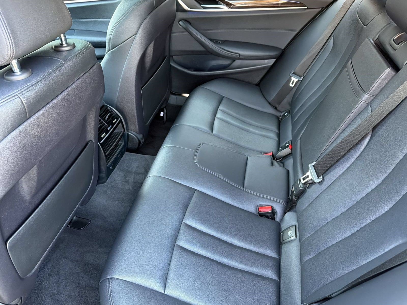 Used 2018 BMW 530e xDrive AWD/4WD image 24