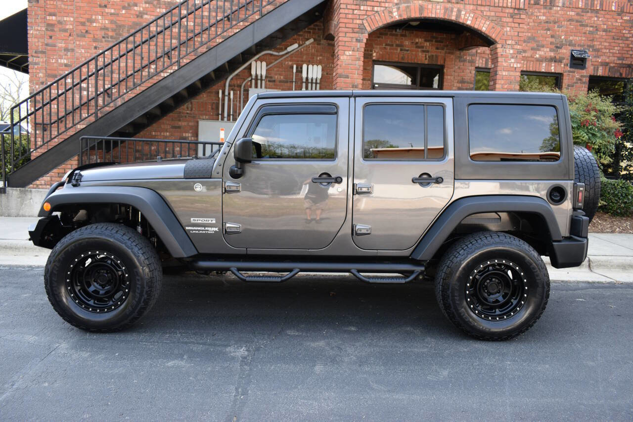 Used 2018 Jeep Wrangler Unlimited Sport S image 4